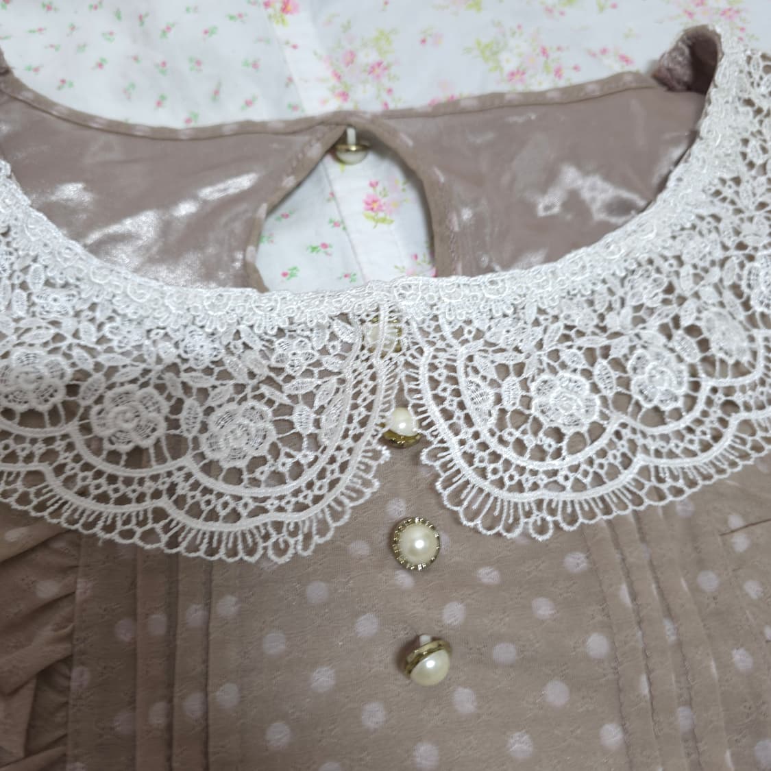 모리 하구미 레이스 뮤트 핑크 코코아 벌룬 땡땡이 도트 블라우스 상품이미지3