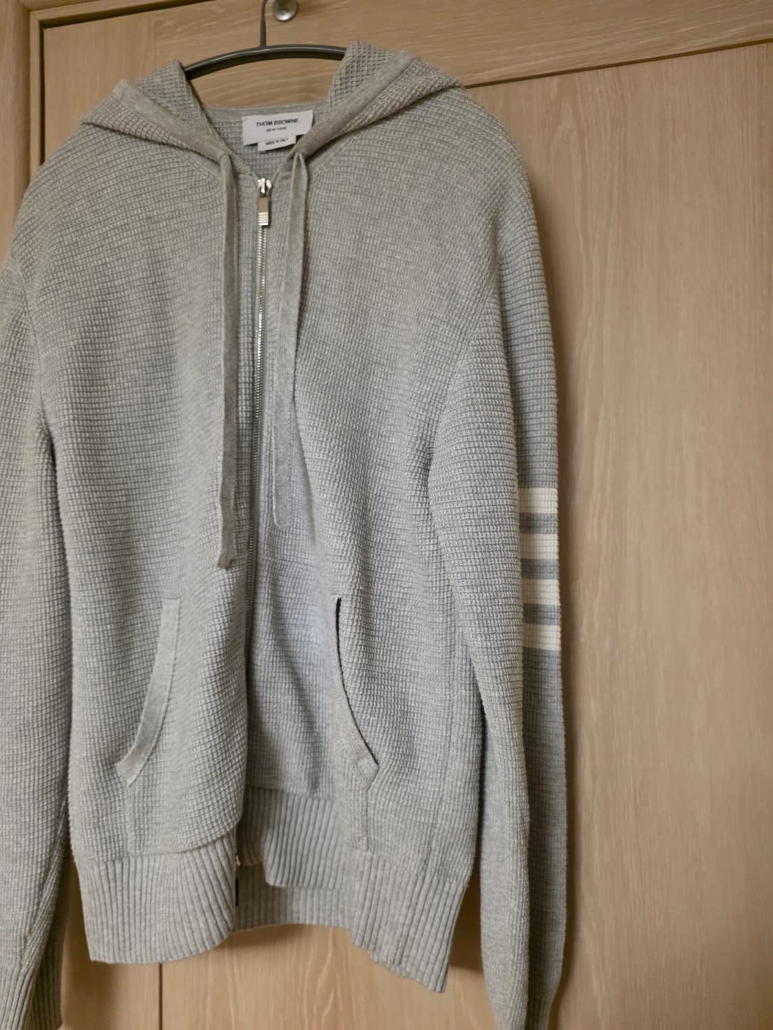 [25년신상] 톰브라운 울 린넨 와플 후드 집업 3사이즈 상품이미지4