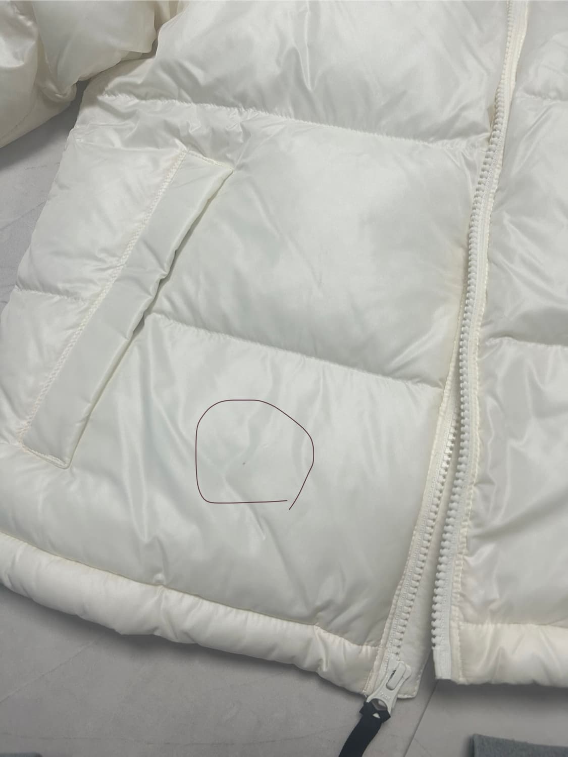 노스페이스 여성 눕시 온볼 자켓 패딩 크림 m(90) NJ3NR8 상품이미지4