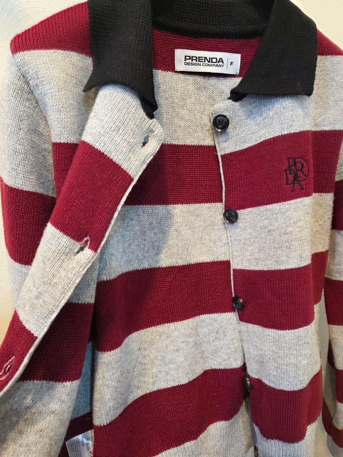 프렌다 스트라이프 카라넥 니트 가디건 상품이미지5