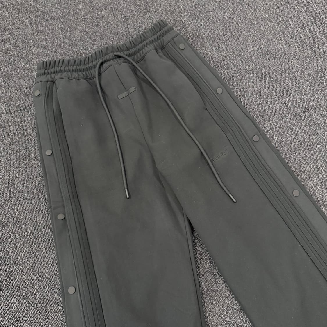 아디다스 x 피어오브갓 애슬레틱스 티어어웨이 팬츠 상품이미지2