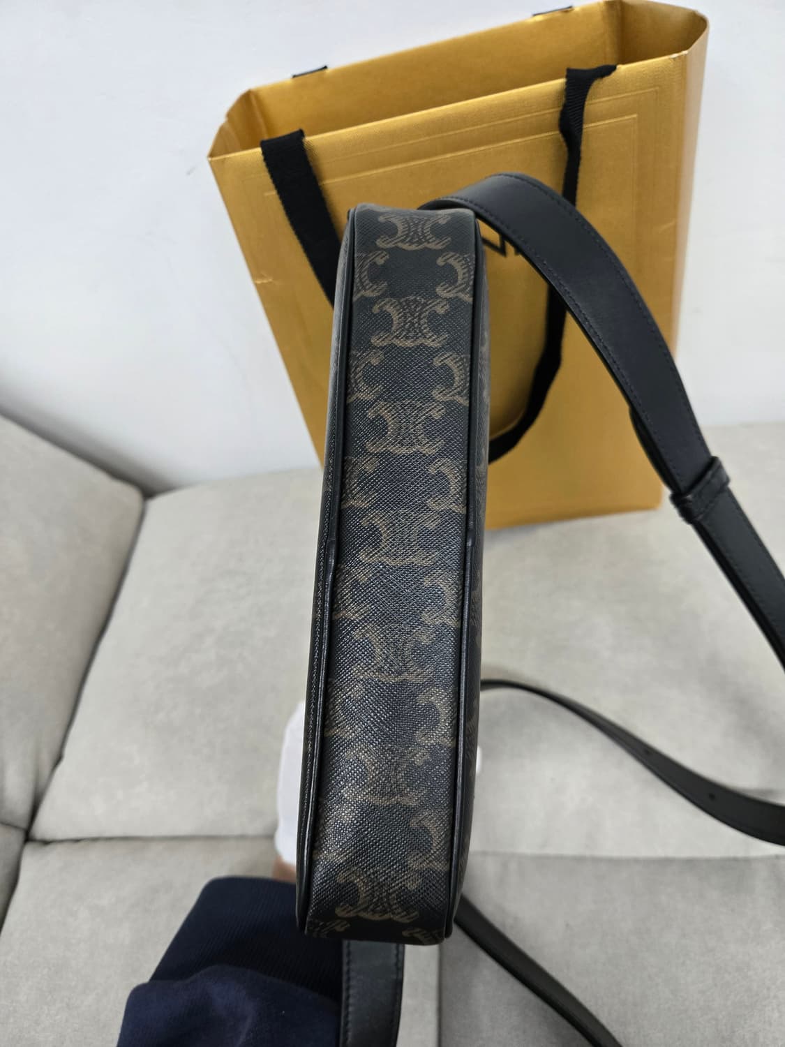 [보증서 정품] 셀린느 트리오페 메신저백 상품이미지4