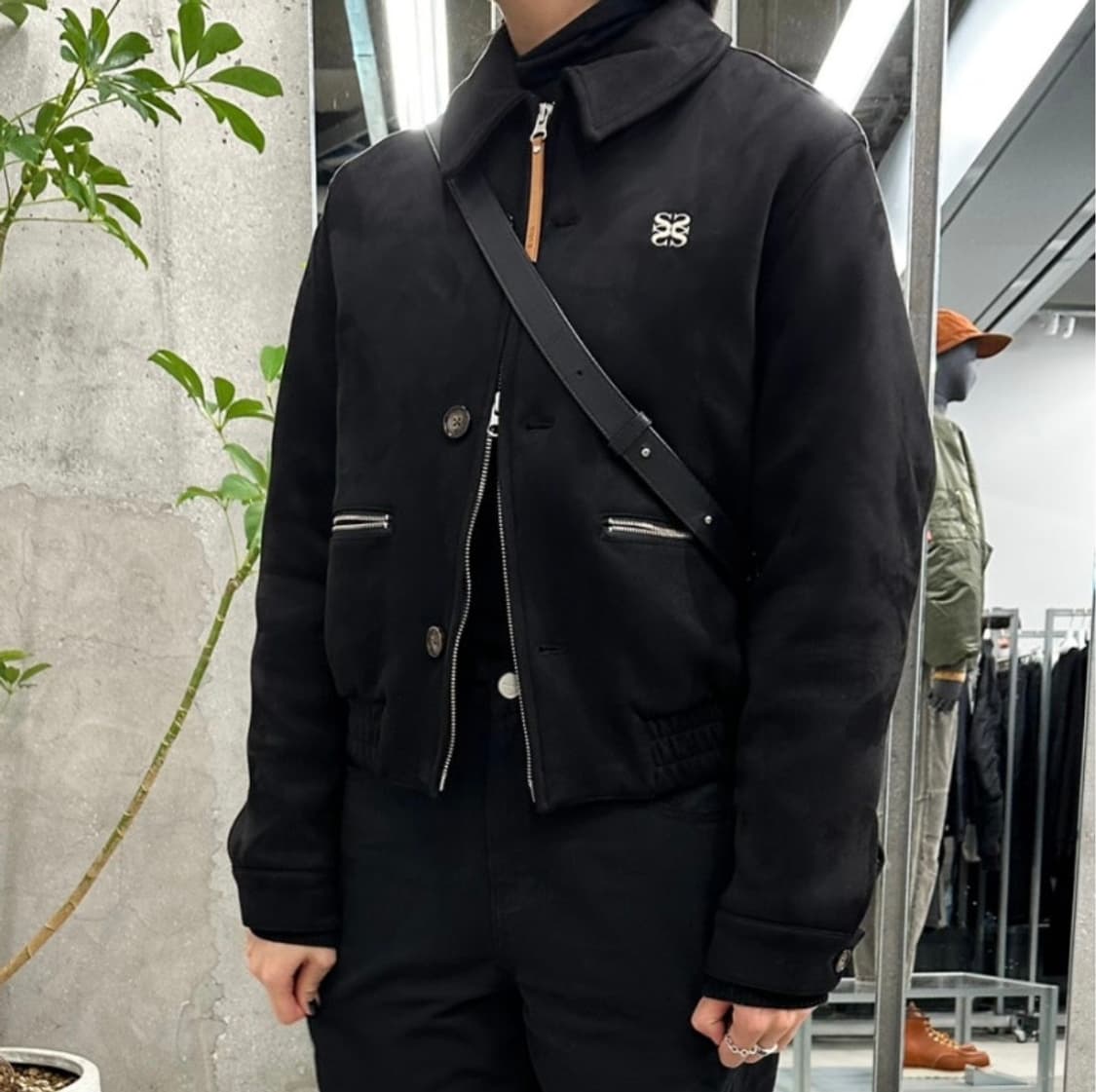 세터SATUR(폭스 스웨이드 숏 자켓)블랙_여성제품 상품이미지3