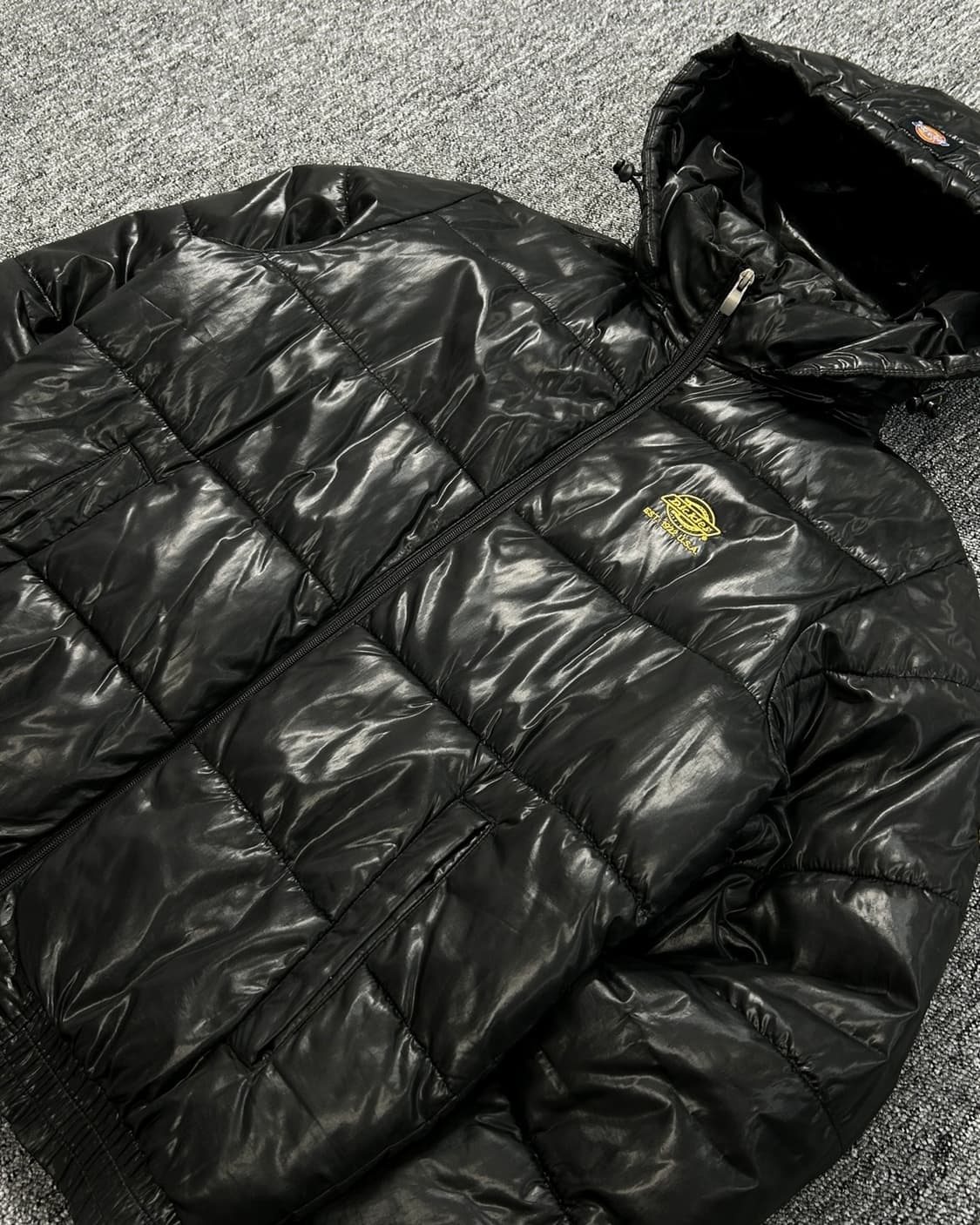 디키즈 빅로고 유광 패딩 상품이미지3