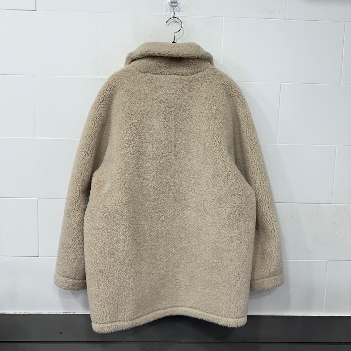 무신사스탠다드 우먼즈 리버시블 비건 레더 시어링 하프 코트 상품이미지5