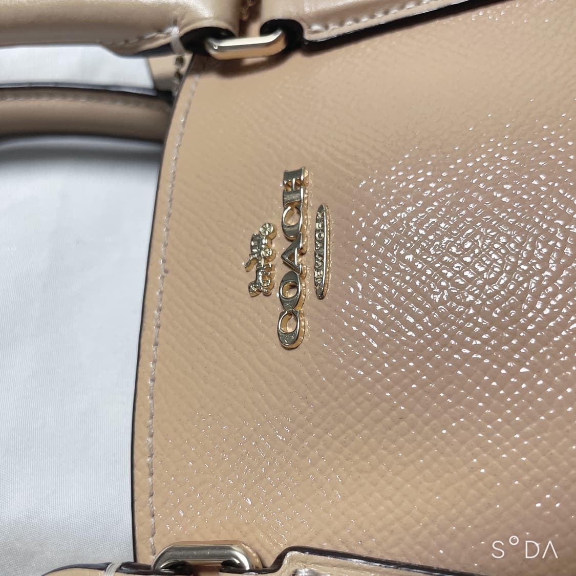 코치 베이지 크로스백 상품이미지5