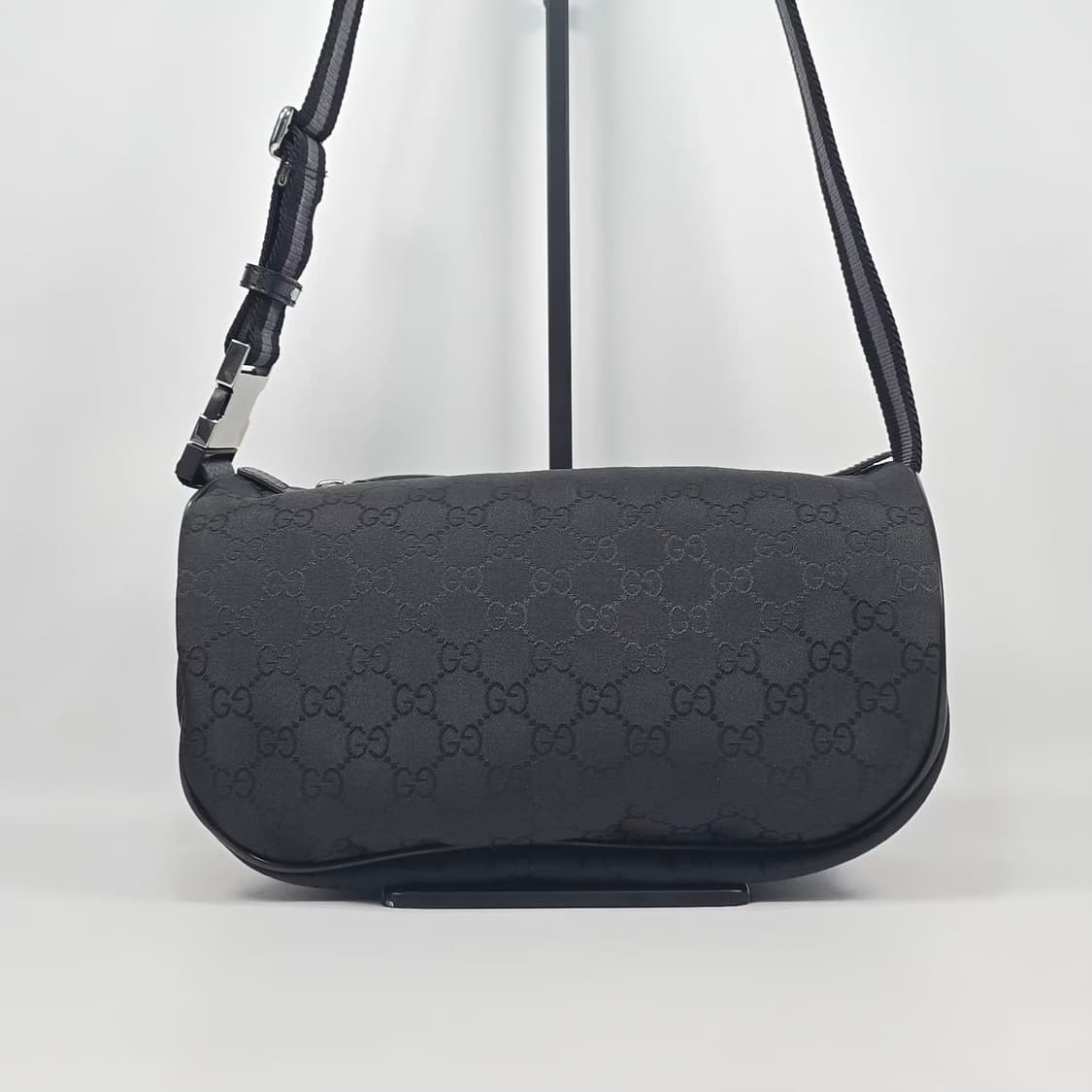 구찌 GG 패브릭 바이커 힙색 벨트백 상품이미지3
