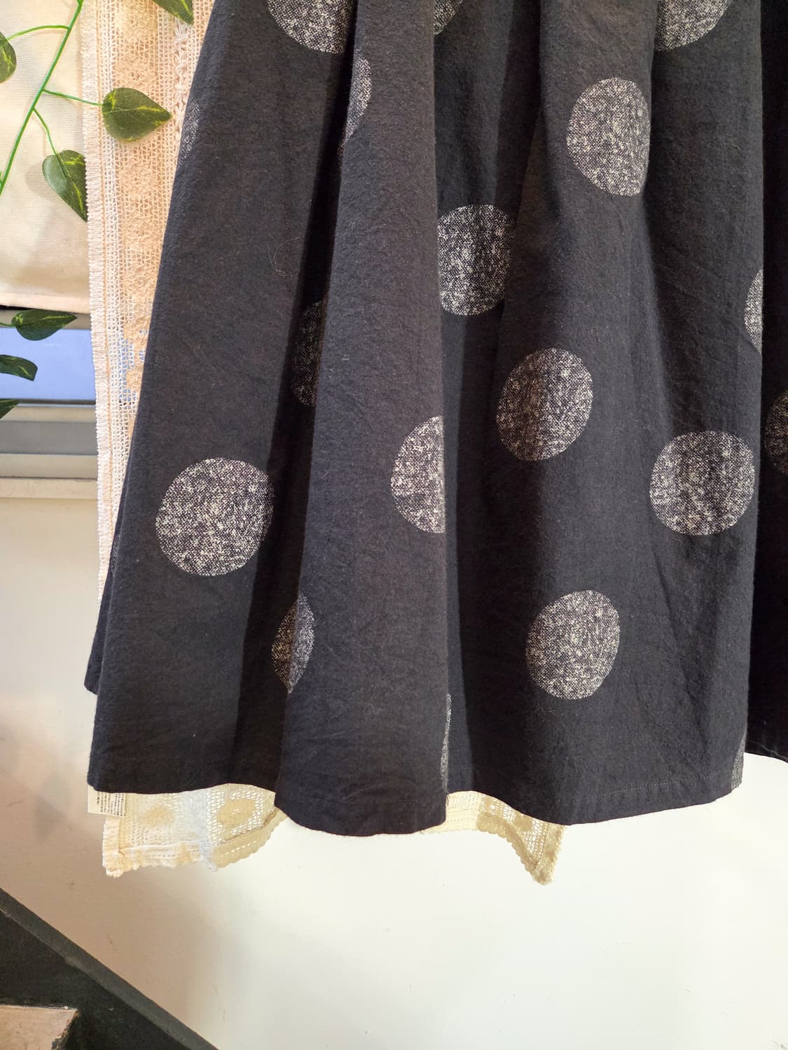 차콜 왕도트 롱스커트 상품이미지3