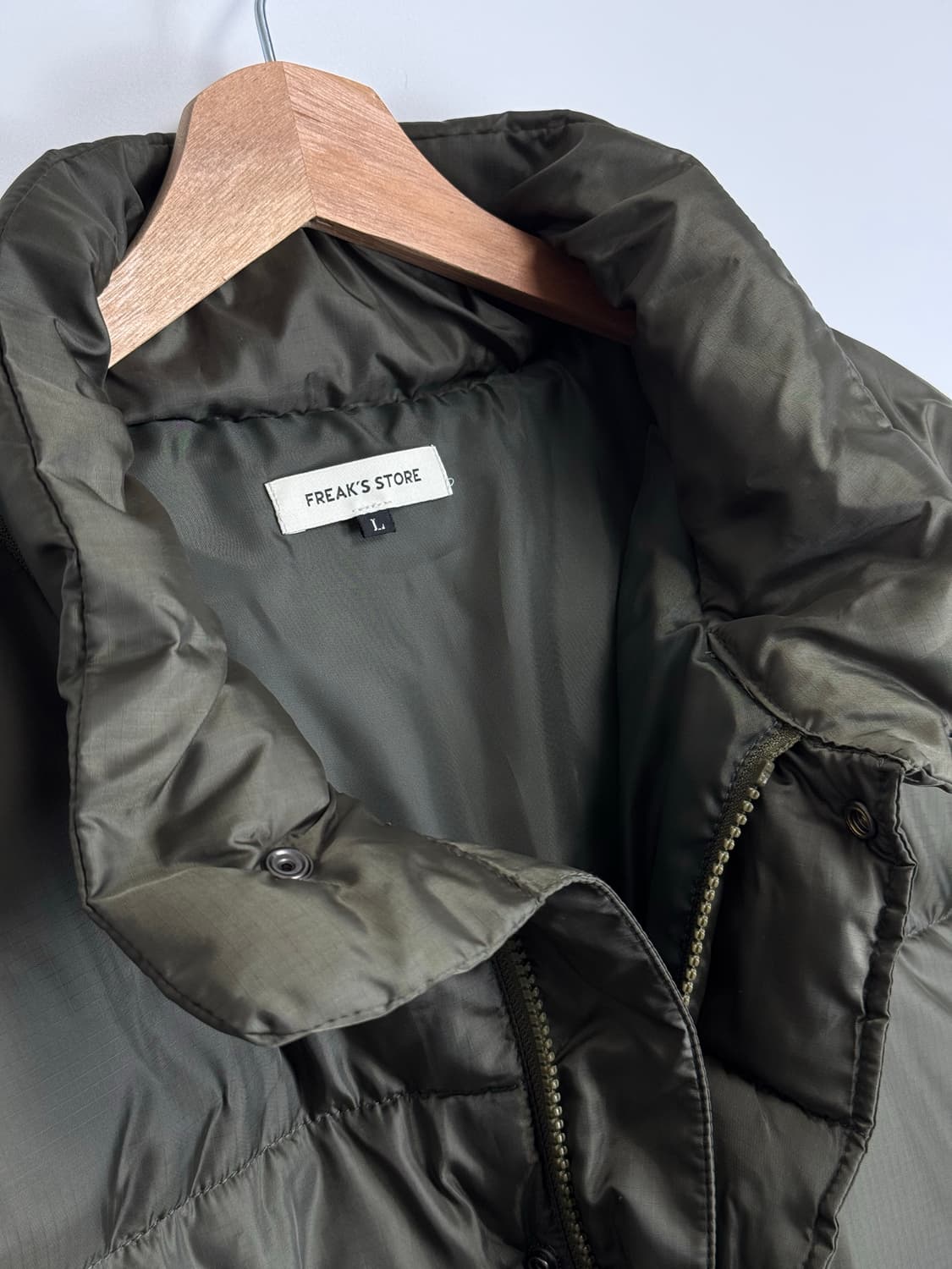 프릭스스토어 프릭스토어 빅실루엣 화이버 후드 패딩 L 상품이미지4