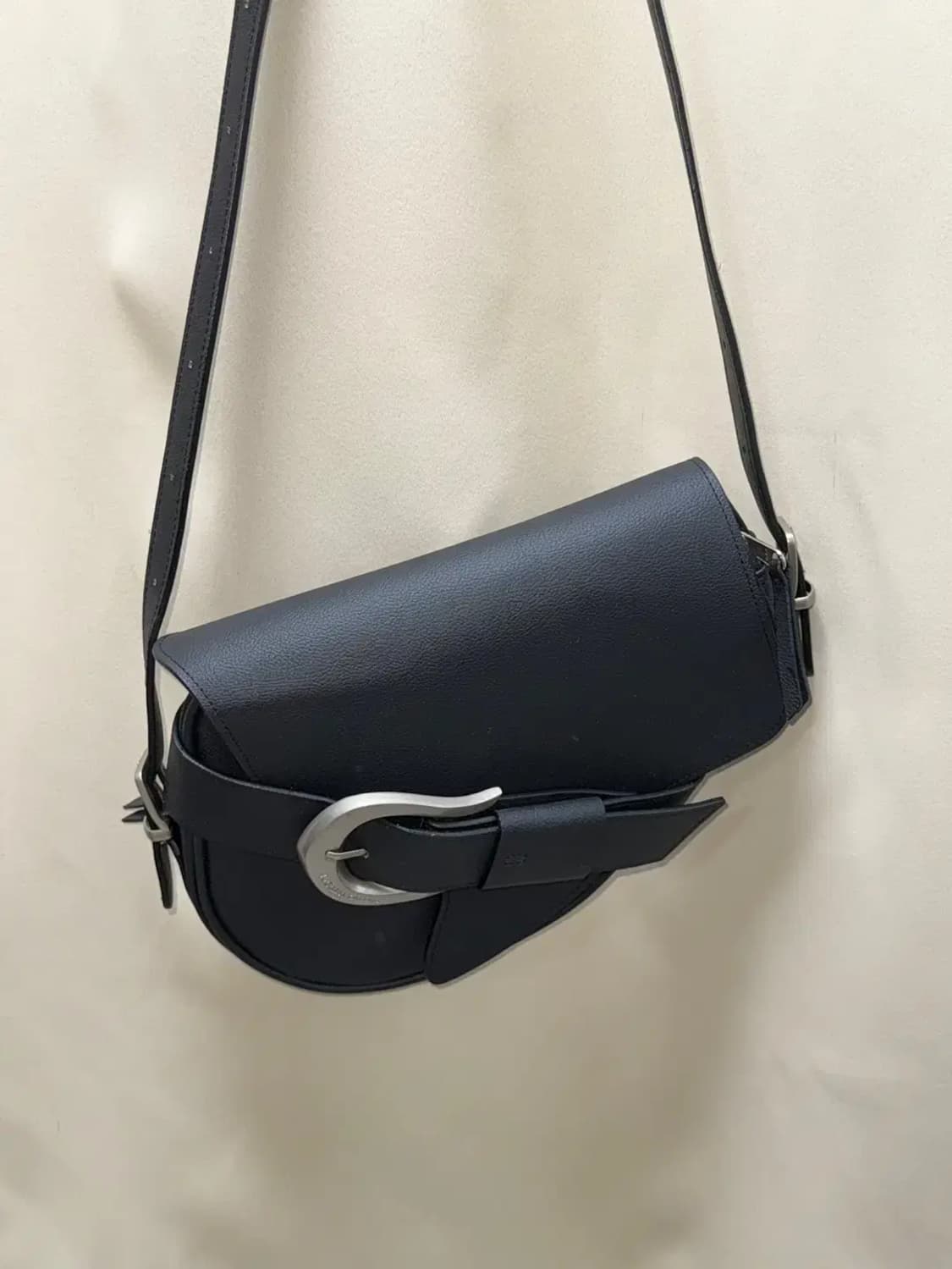 이우가마카라스 H-Buckle Holster Bag 버클 크로스백 상품이미지1