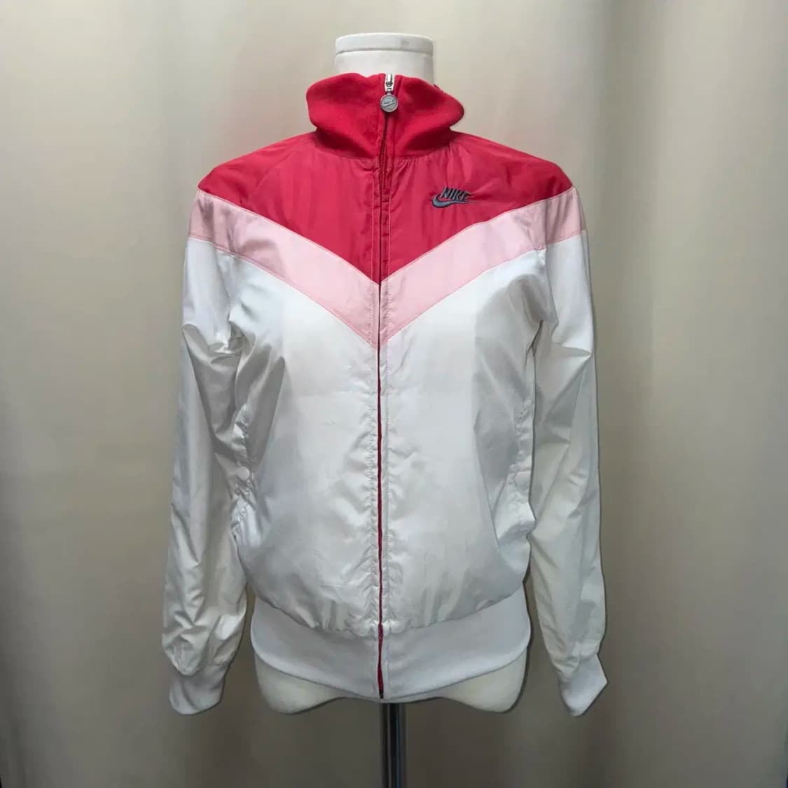 NIKE 나이키 화이트 핑크 바람막이 상품이미지2