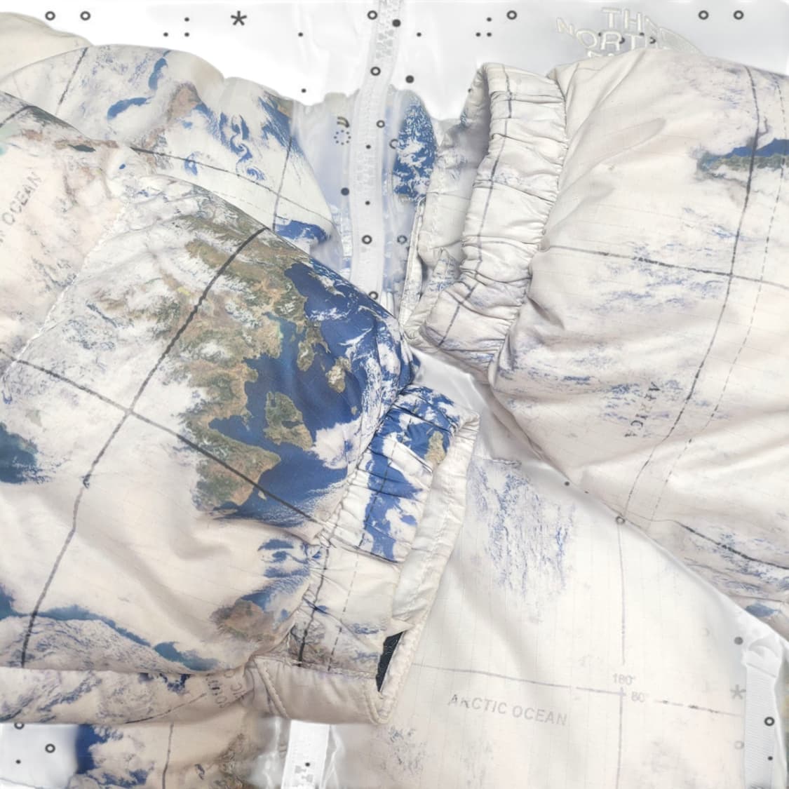 [95]노스페이스 화이트 라벨 노벨티 눕시 다운 자켓 프린트 화이트 샌드 상품이미지2