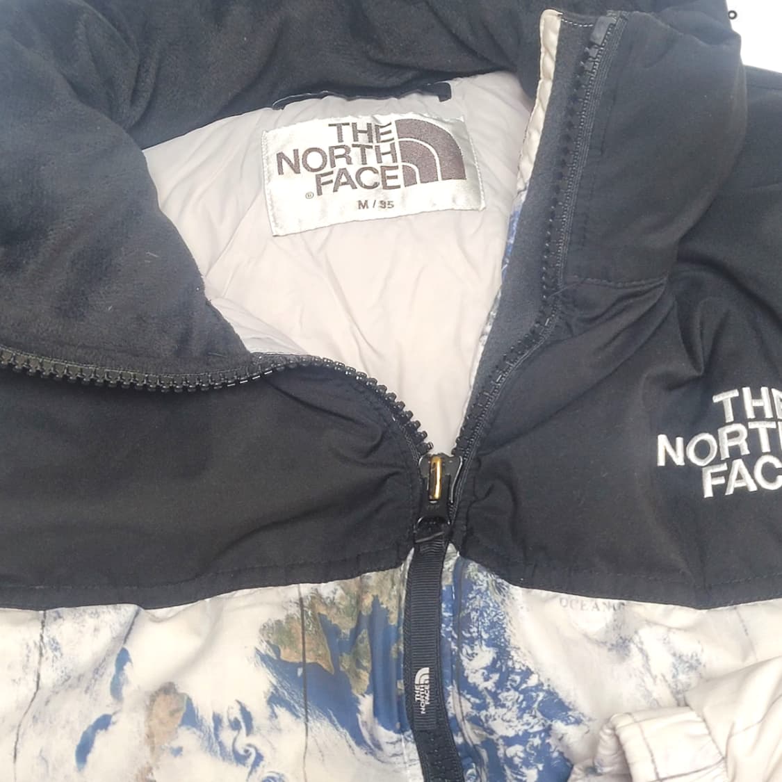 [95]노스페이스 화이트 라벨 노벨티 눕시 다운 자켓 프린트 화이트 샌드 상품이미지3