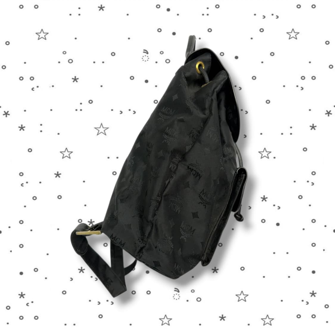 MCM 엠씨엠 블랙 클래식 모노그램 드로스트링 백팩 상품이미지4