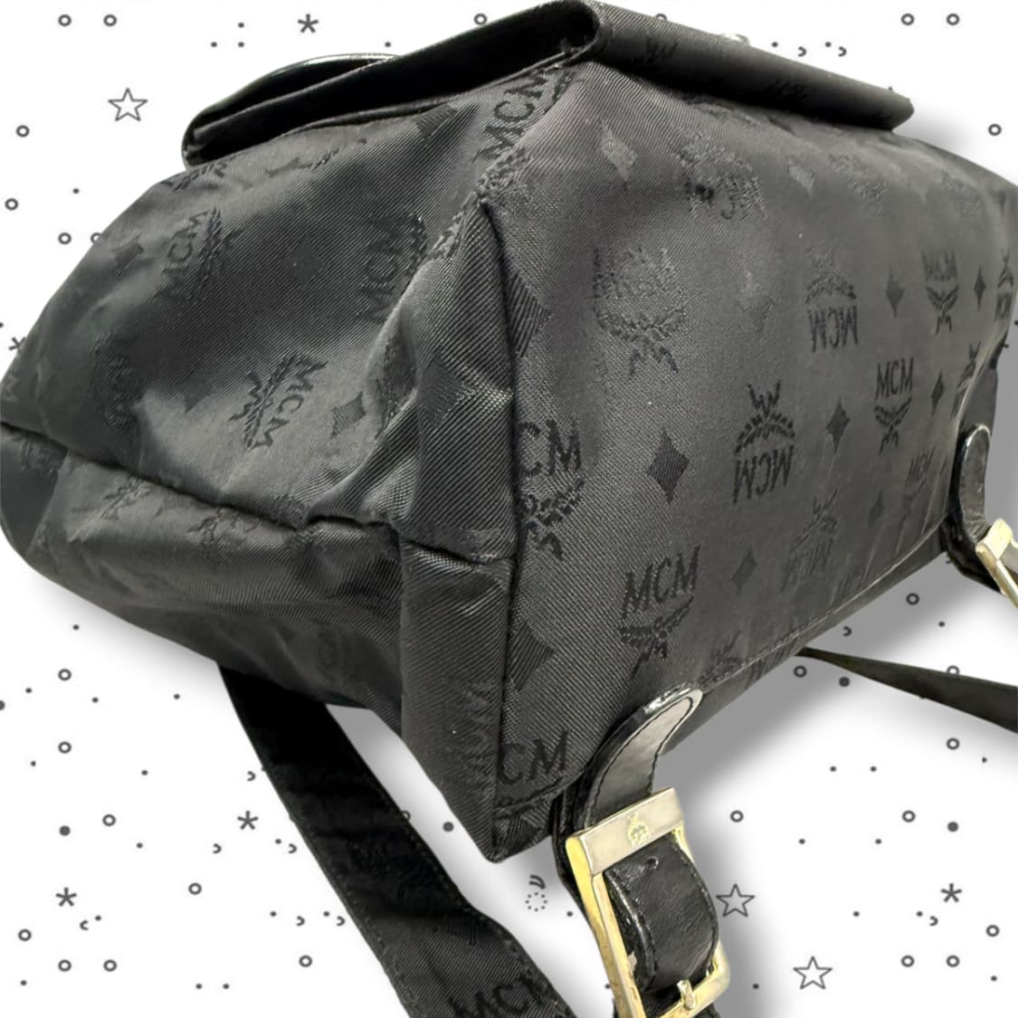 MCM 엠씨엠 블랙 클래식 모노그램 드로스트링 백팩 상품이미지6