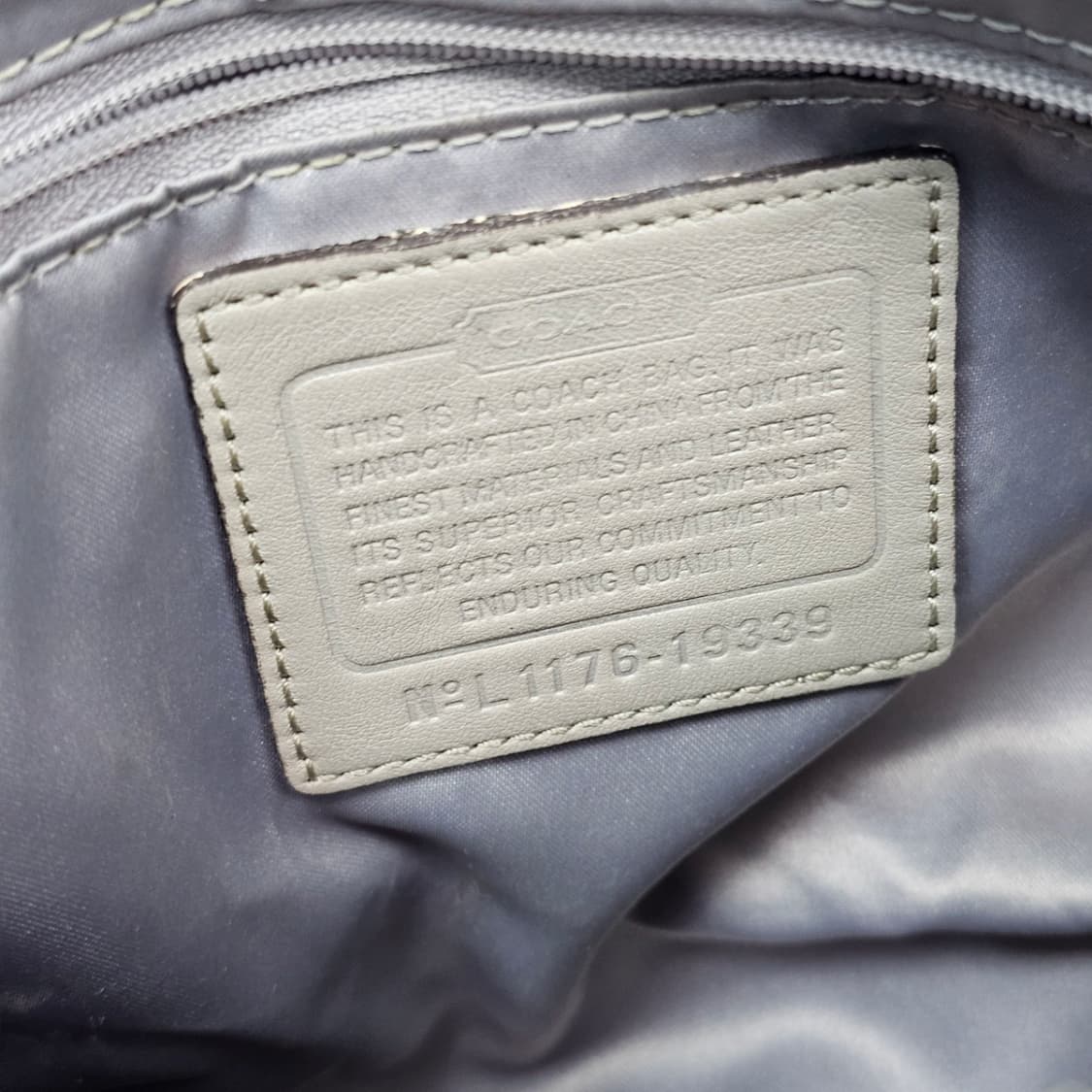 COACH 코치 시그니쳐 스팽글 포인트 숄더백 상품이미지9