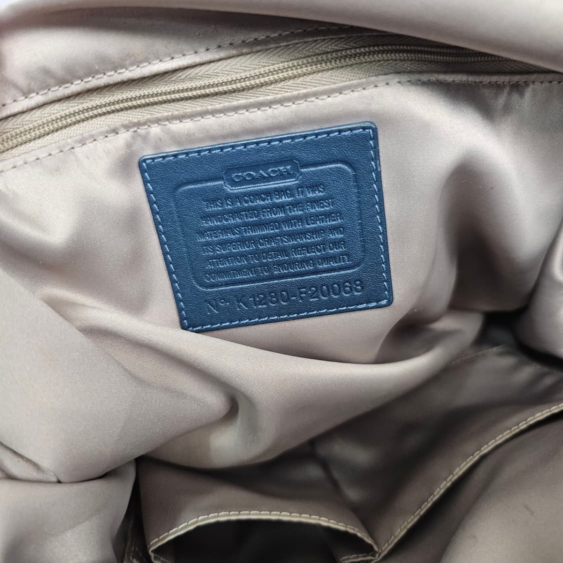 COACH 코치 애슐리 도트 옵 아트 캐리올 숄더백 상품이미지9