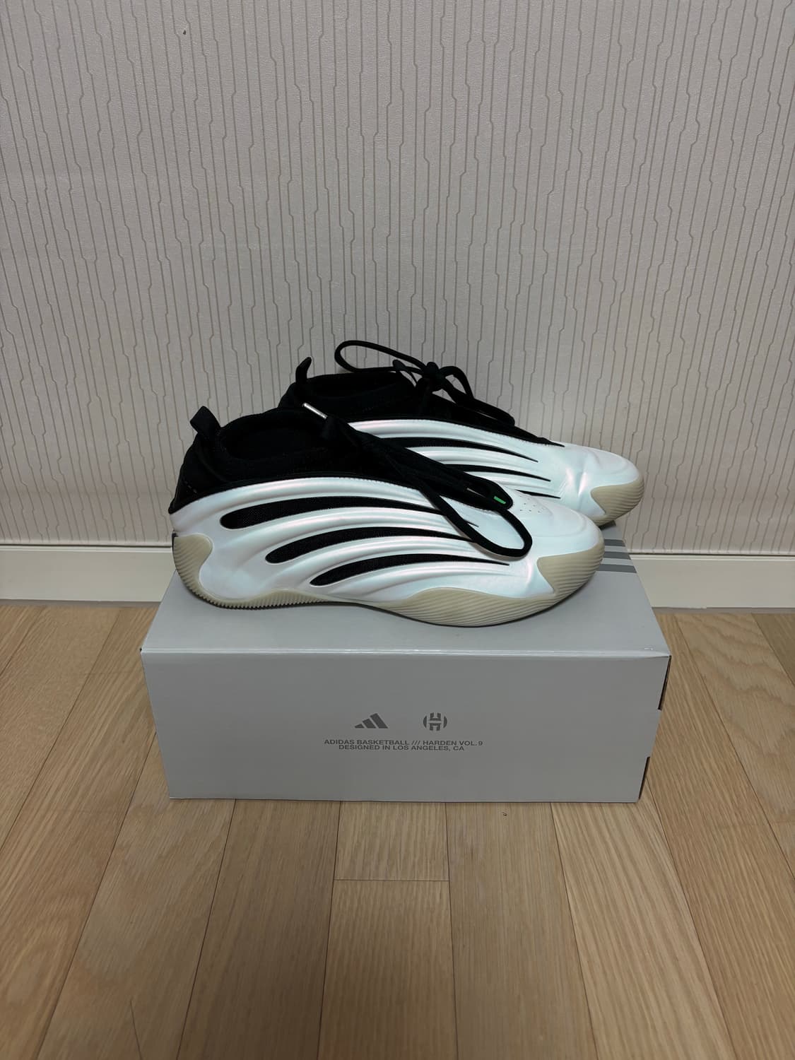 아디다스 하든 볼륨9 (270사이즈) 상품이미지1