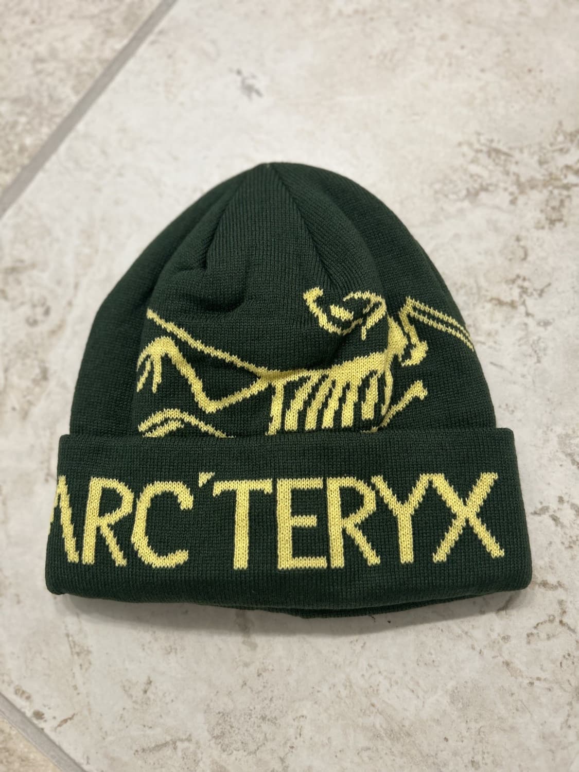 아크테릭스 로고 니트 비니 다크그린/옐로우 상품이미지1