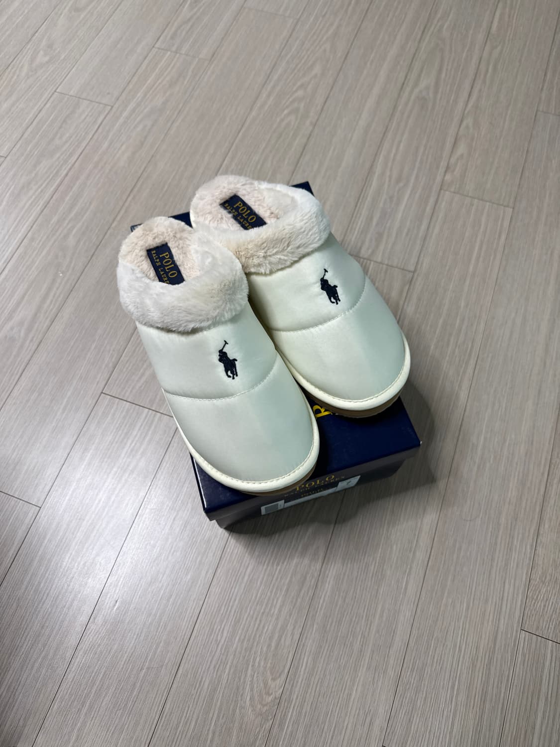 폴로 랄프로렌 케일리 스커프 패딩 슬리퍼 RFS11619W 240 상품이미지1