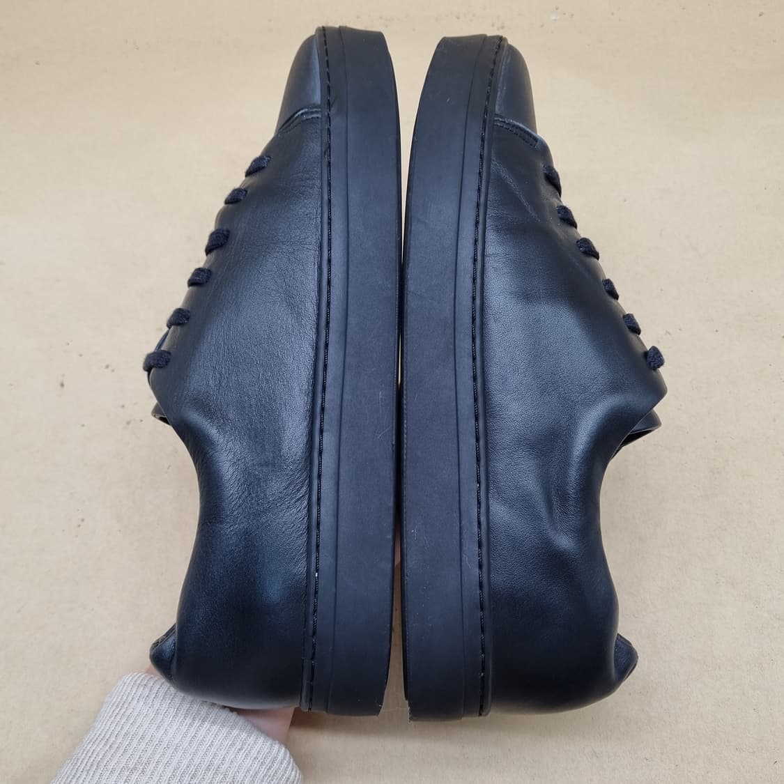 코스 레더 스니커즈 255 상품이미지5