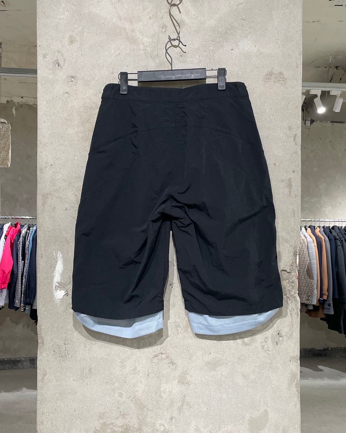 산산기어 24S/S 블랙 컷 오프 메쉬 쇼츠 상품이미지6