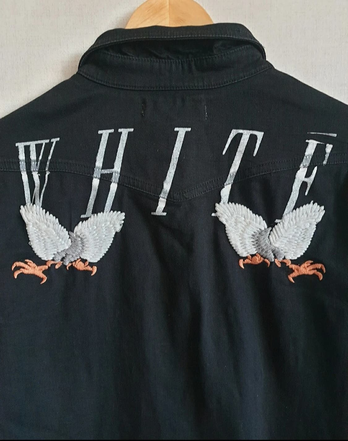 정품 (XS) 오프화이트 블랙데님 자수셔츠 (남녀공용갸능) 상품이미지3