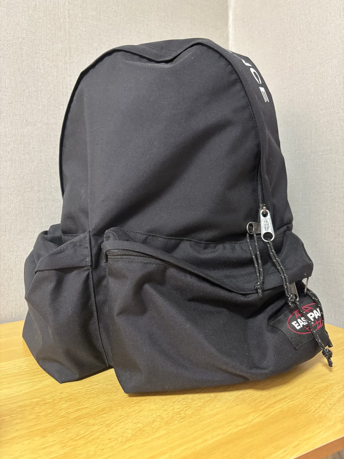 EASTPAK 이스트팩 X 언더커버 콜라보 블랙 백팩 상품이미지2