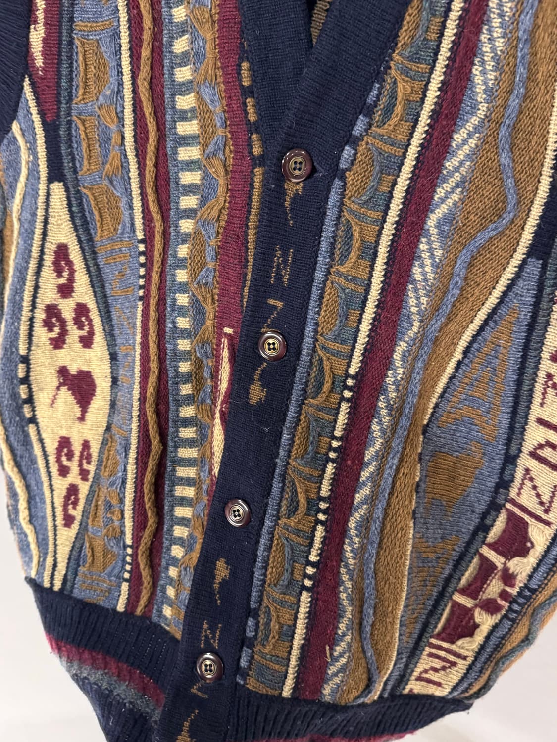 Snowy Peak 3D 케이블 패턴 니트 베스트  상품이미지6