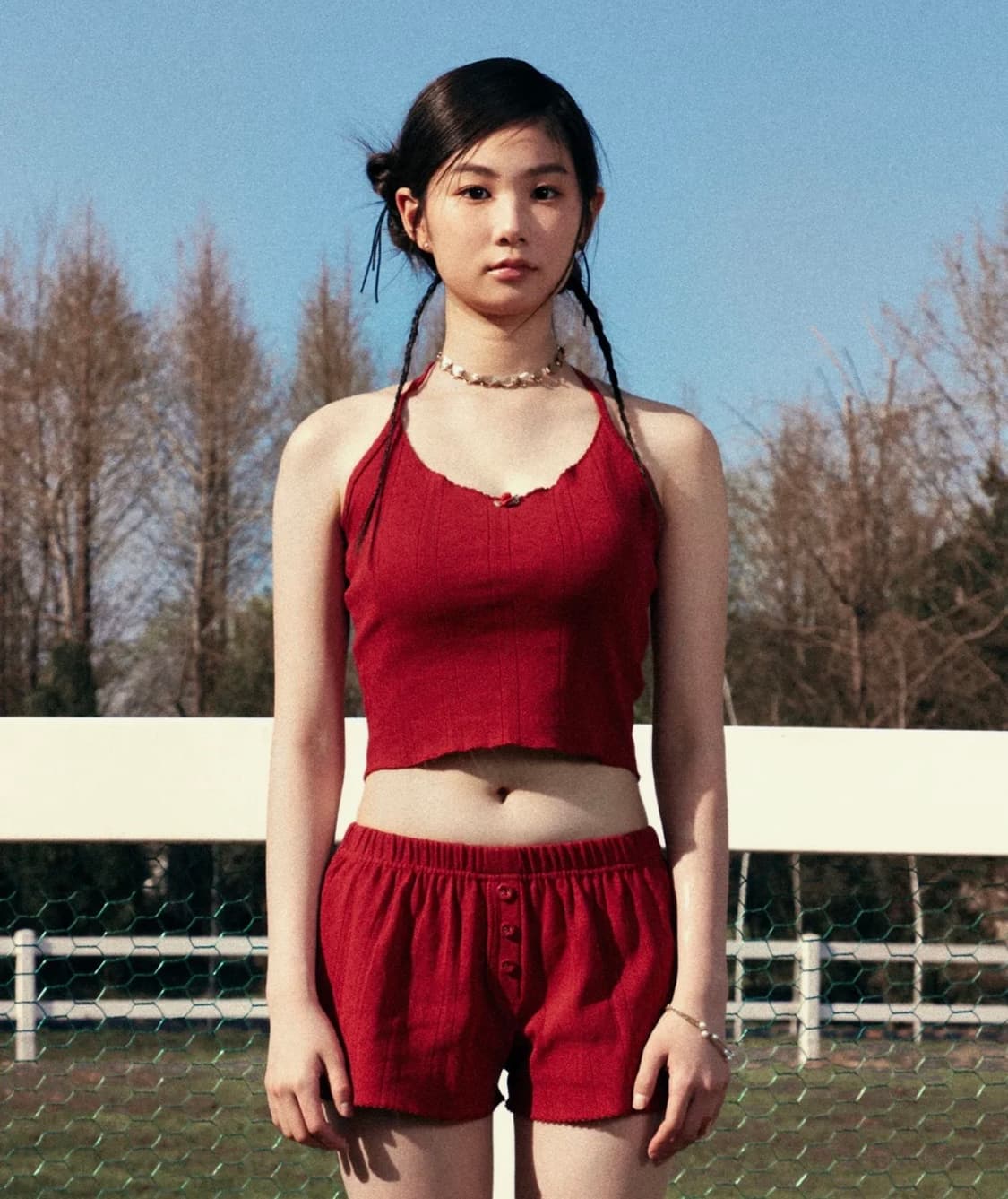 유희 EYELET SLEEVELESS RED 상품이미지1