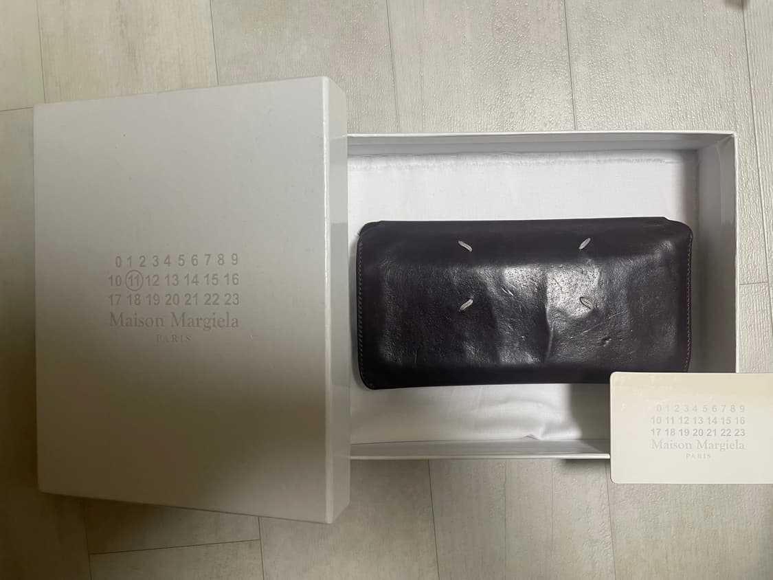 마르지엘라 버건디 골져스 반지갑 상품이미지2