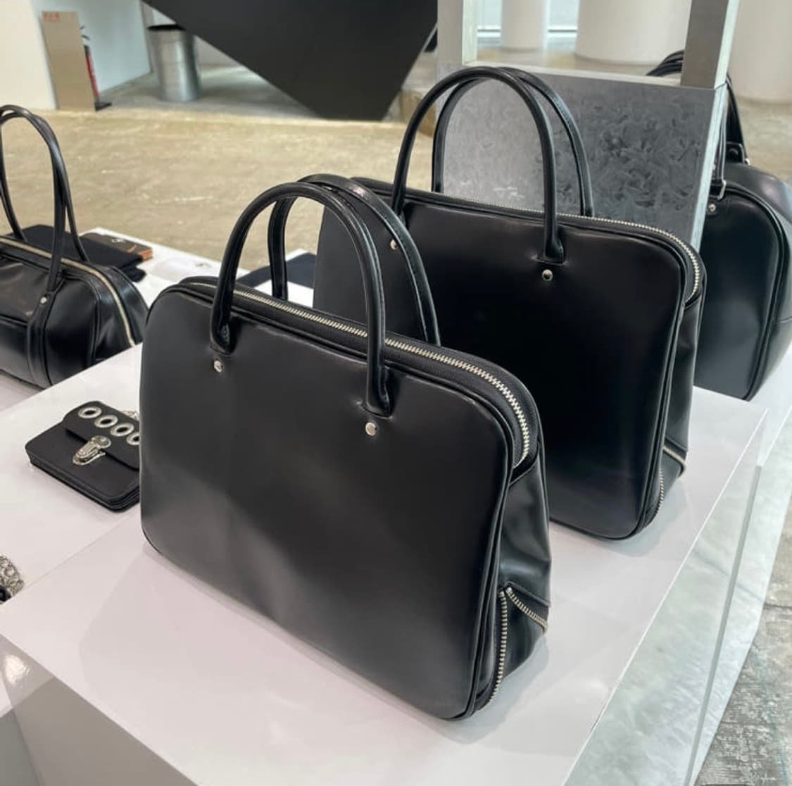 꼼데가르송 오리지널 바닥 지퍼 ZIP 핸드백 (s) 상품이미지1