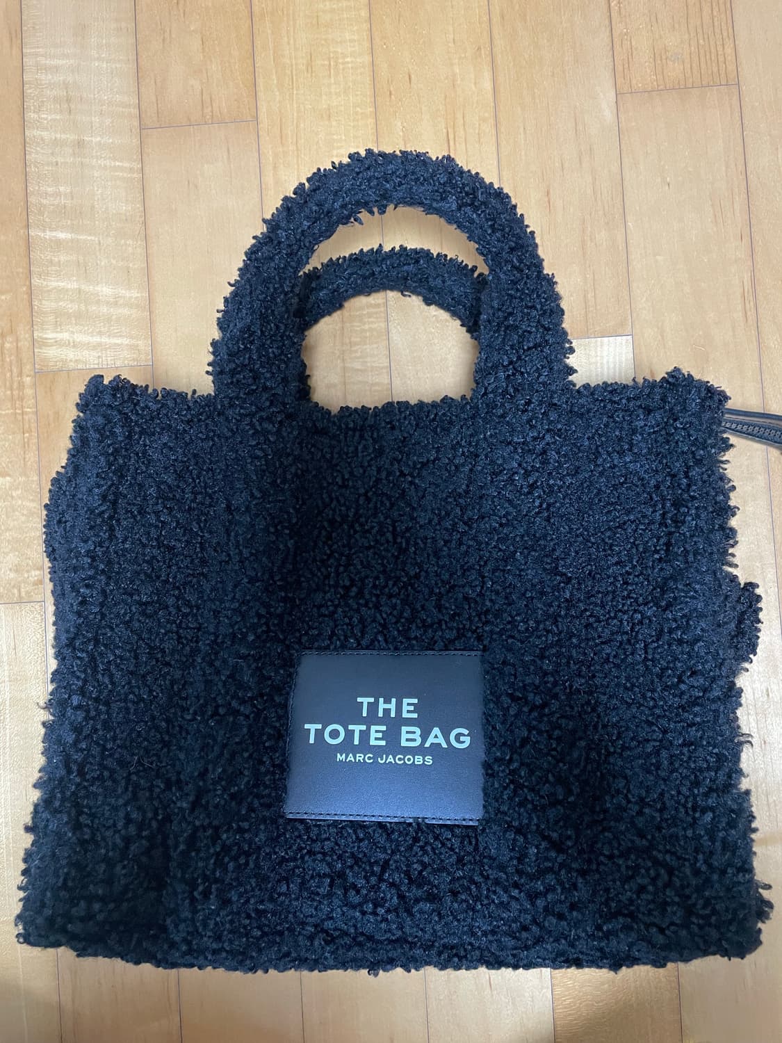 마크제이콥스 더토트백 상품이미지1