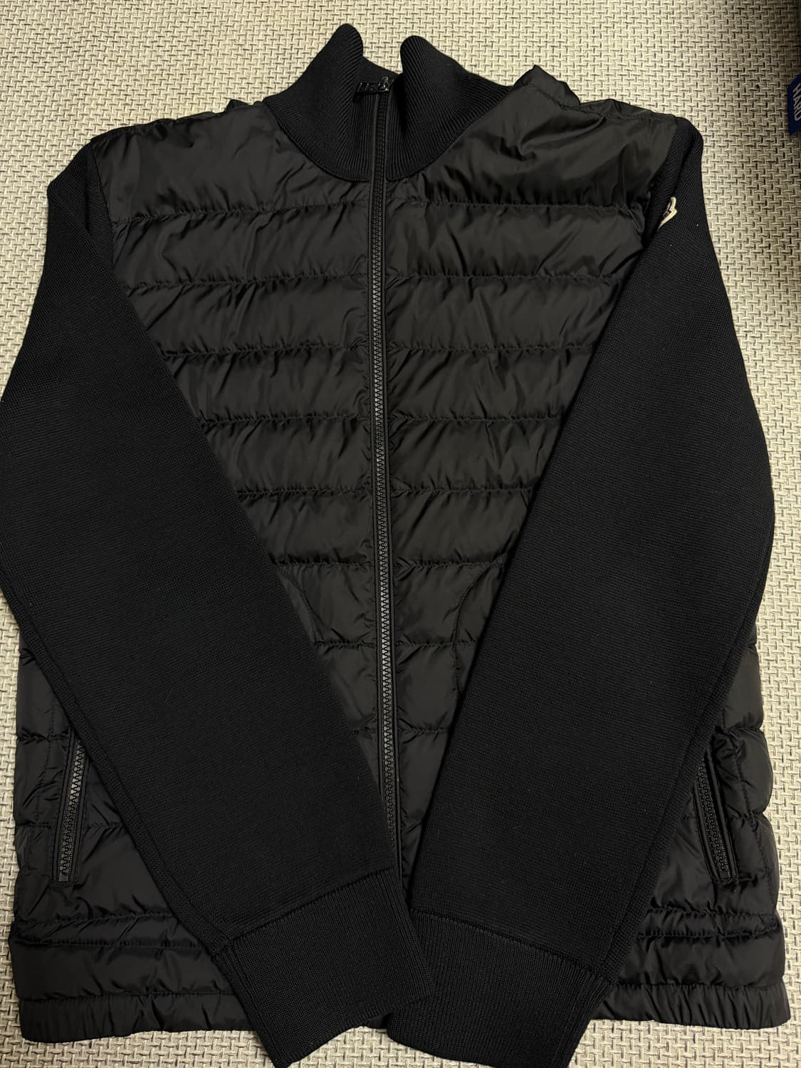 [25ss/백화점판]몽클레어 김현우 니트패딩 블랙 M 상품이미지1