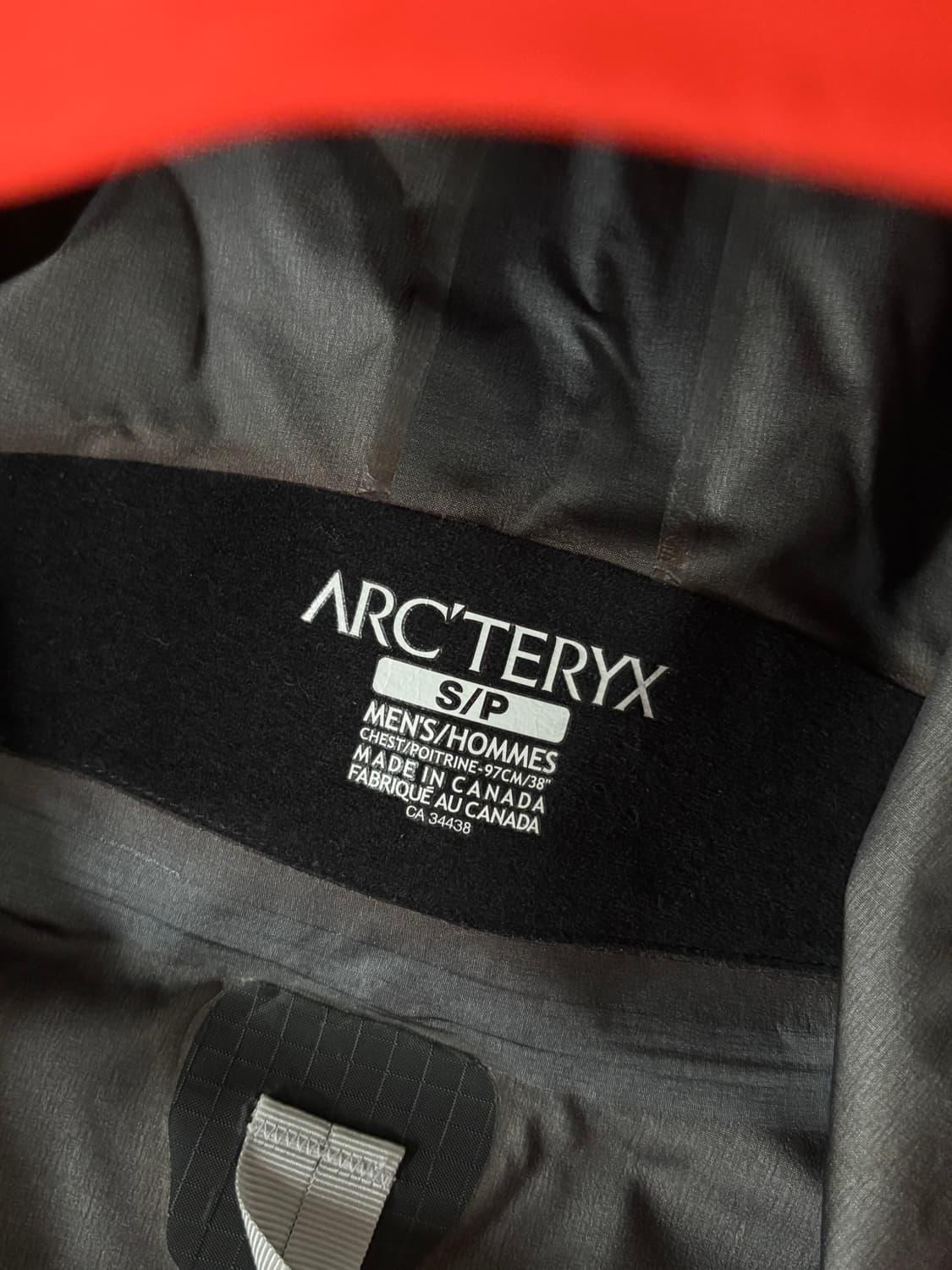 Arcteryx 아크테릭스 레드오렌지 알파 SV 고어텍스 자켓 상품이미지9