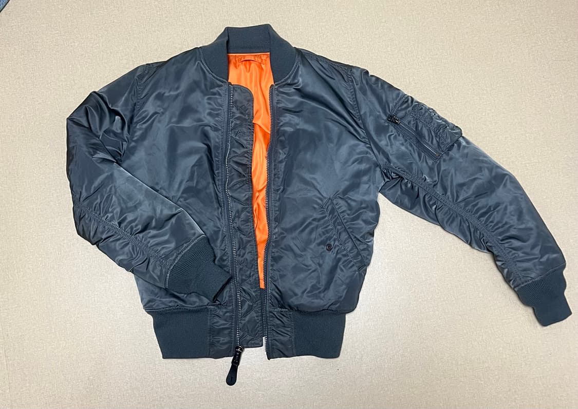 알파인더스트리 ma-1 건메탈 s사이즈 상품이미지1