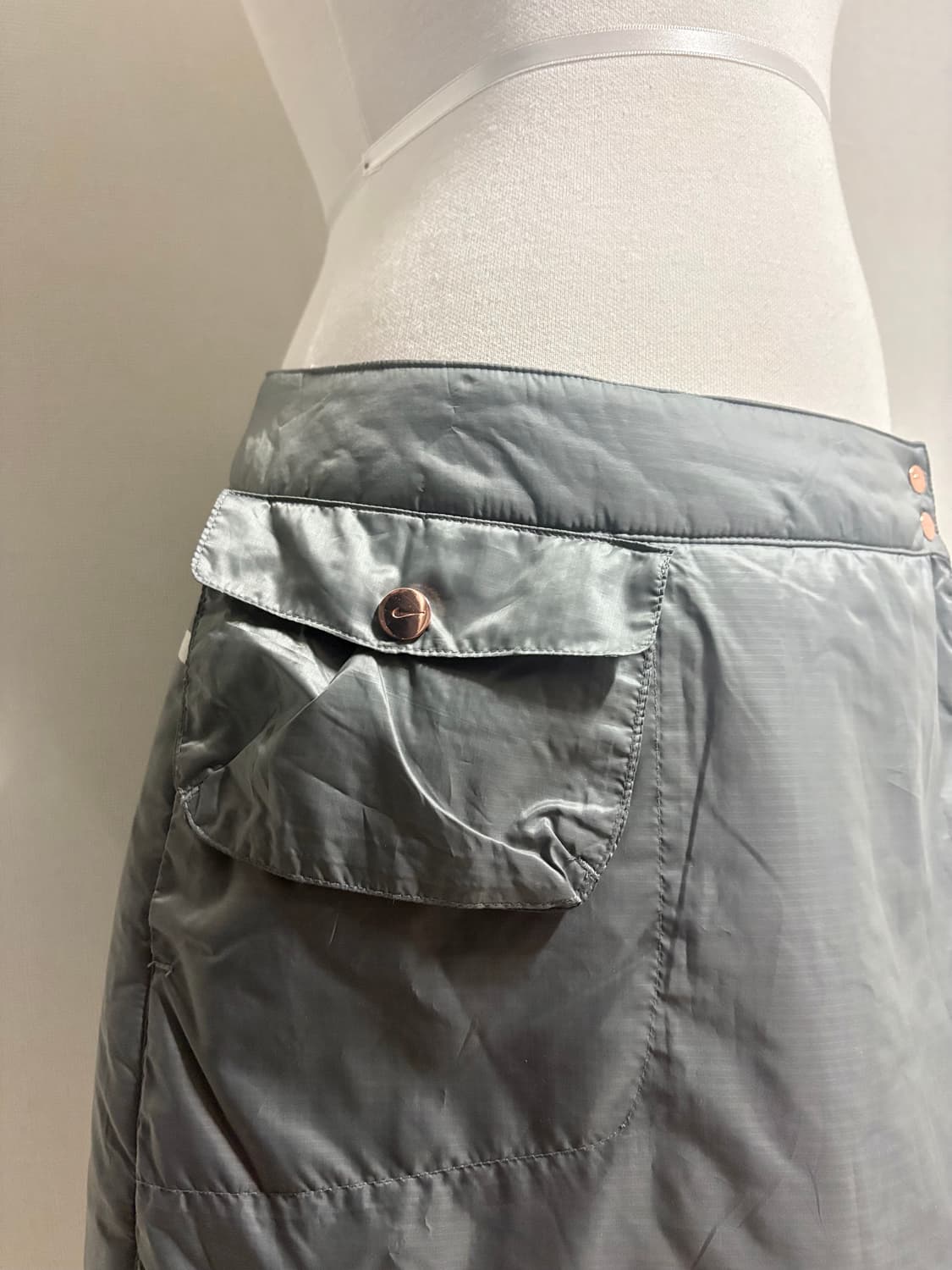 나이키 패딩 스커트 - 그레이 상품이미지2