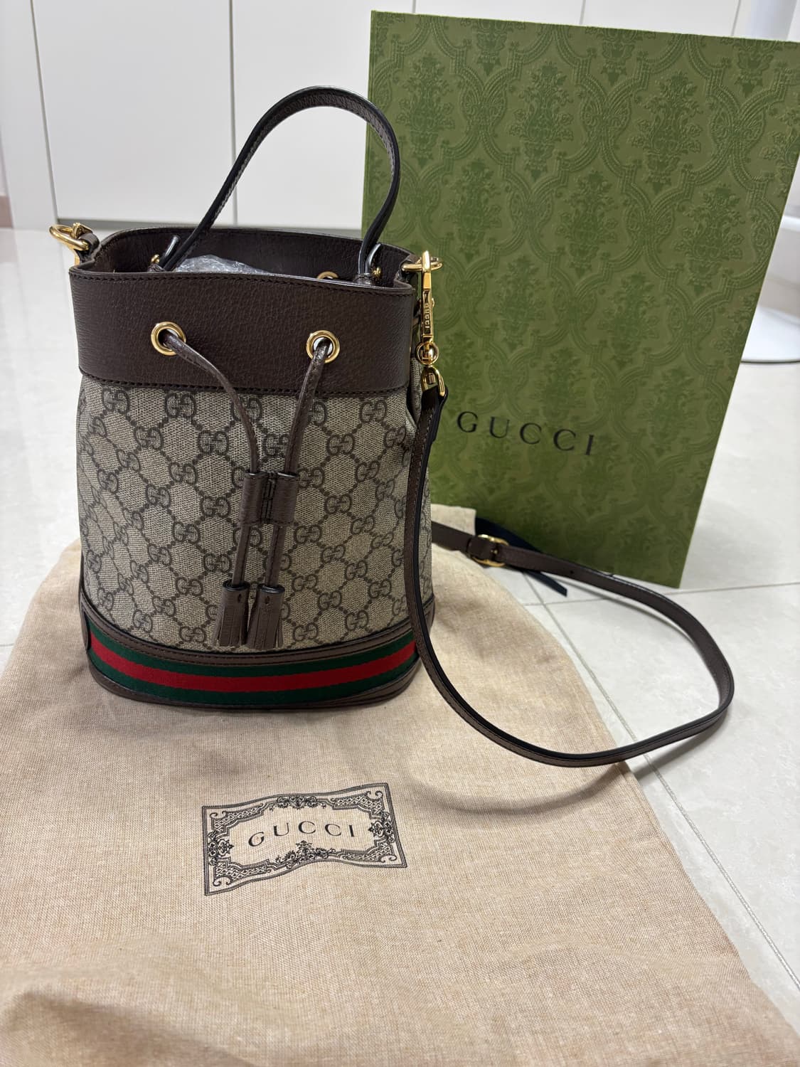 구찌 버킷백 상품이미지1