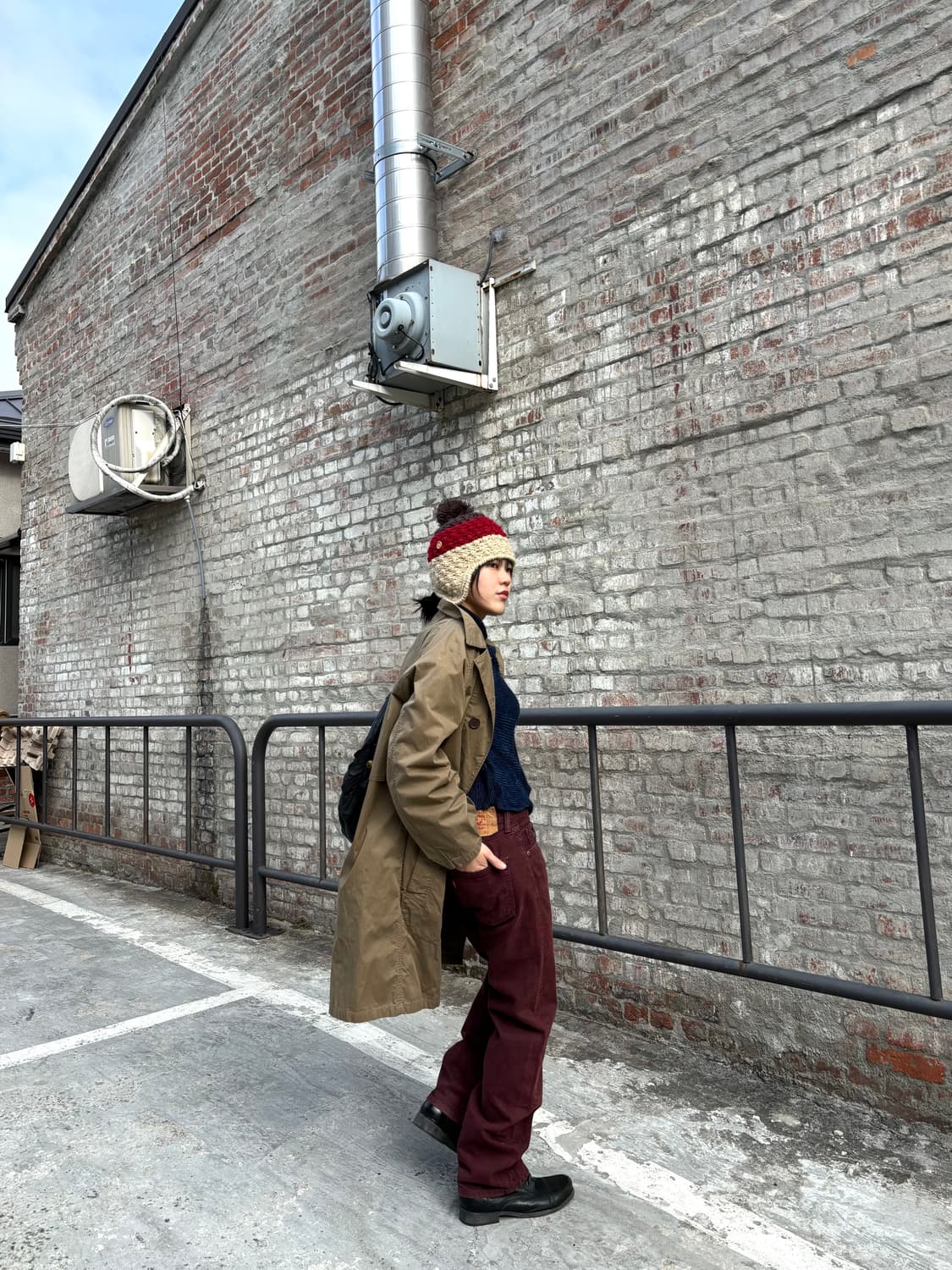 JPN 네이비 사선 언발란스 니트 상품이미지4