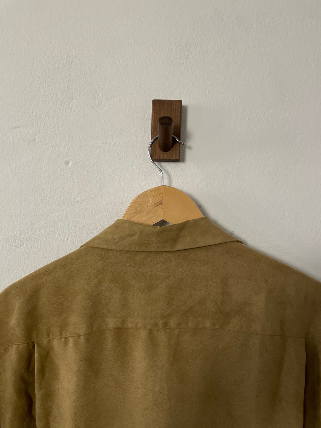 뷰티앤유스 스웨이드 셔츠  상품이미지10