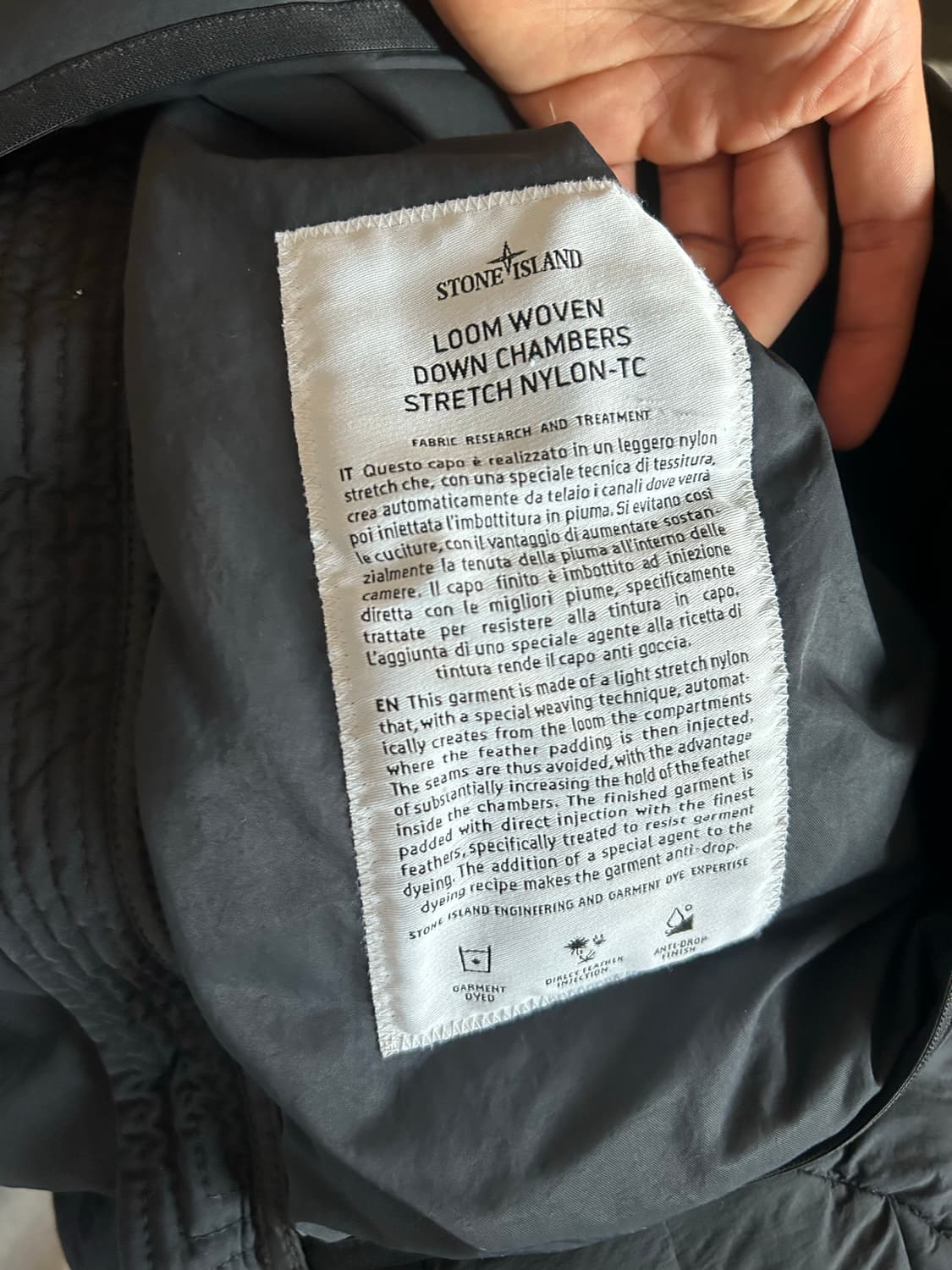 21년식 스톤아일랜드 룸우븐 경량패딩 M 상품이미지4
