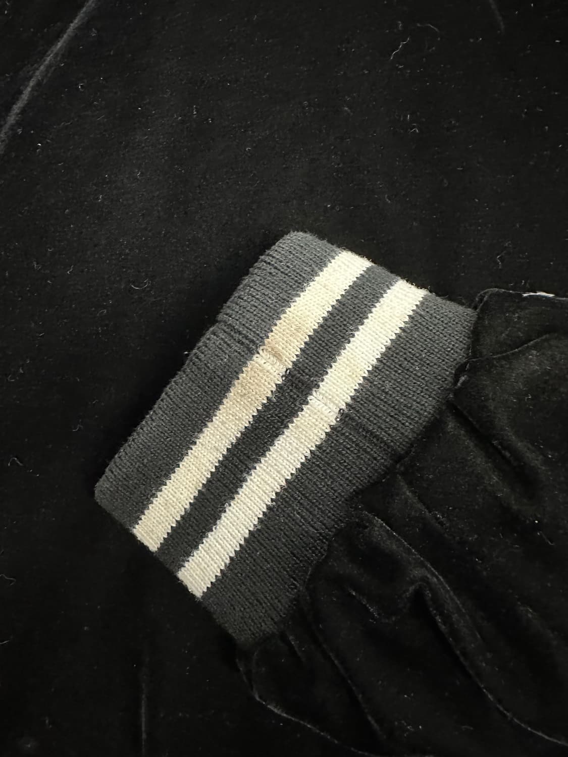 벨벳 스카쟌 슈프림 후드티 흑청 카고 팬츠 코디세트 상품이미지10