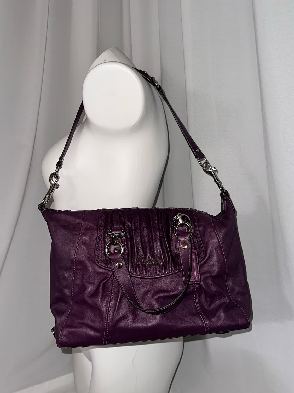 코치 빈티지 퍼플 숄더백 핸드백 상품이미지3