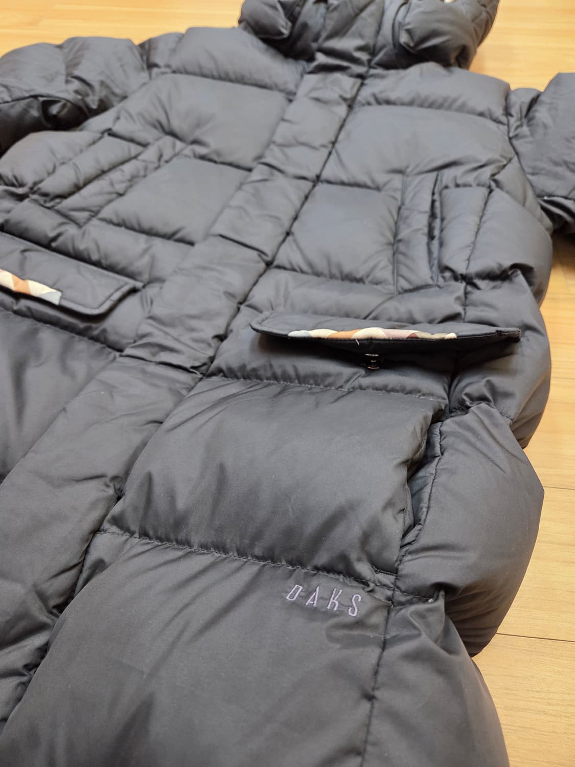 닥스키즈 150사이즈 롱패딩입니다. 블랙 색상이라 남아 여아 모두 잘 어 상품이미지2