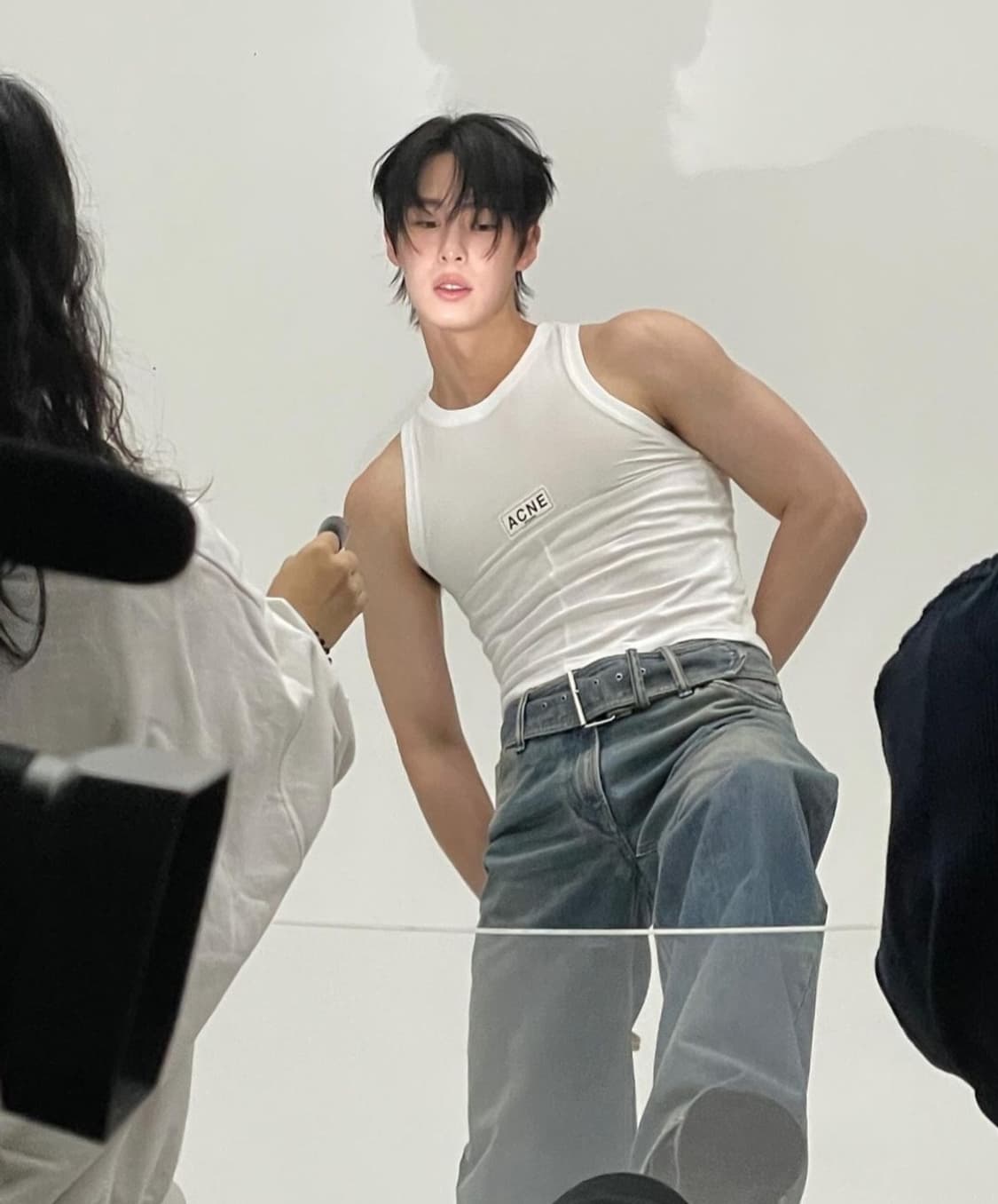 아크네 로고 탱크탑 상품이미지1