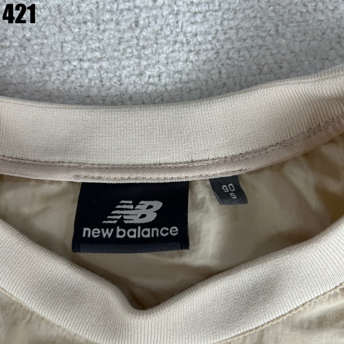 뉴발란스 베이지색 긴팔티  상품이미지2