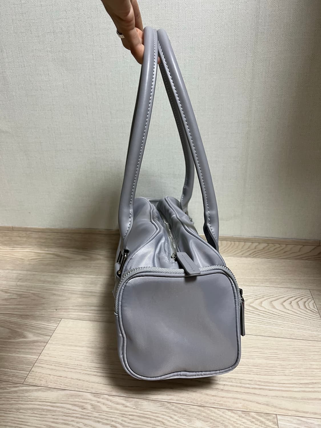 마뗑킴 나일론 보스턴백 그레이 상품이미지4
