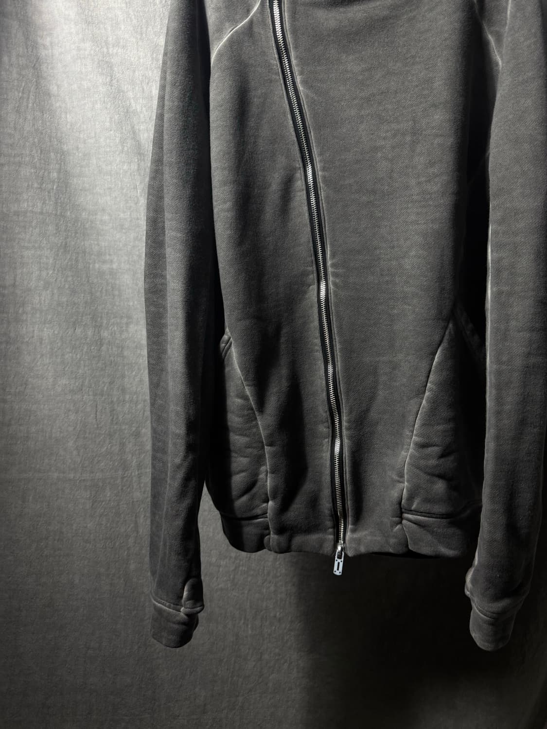 SADDAM TEISSY Asymmetric Zip Hoodie 상품이미지3