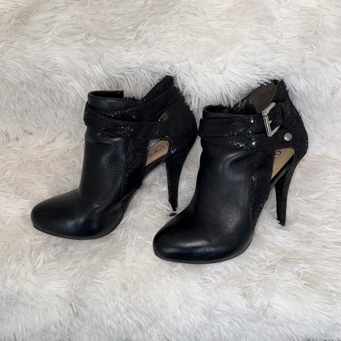 230 Guess 게스 파이톤 버클 부티힐 상품이미지1