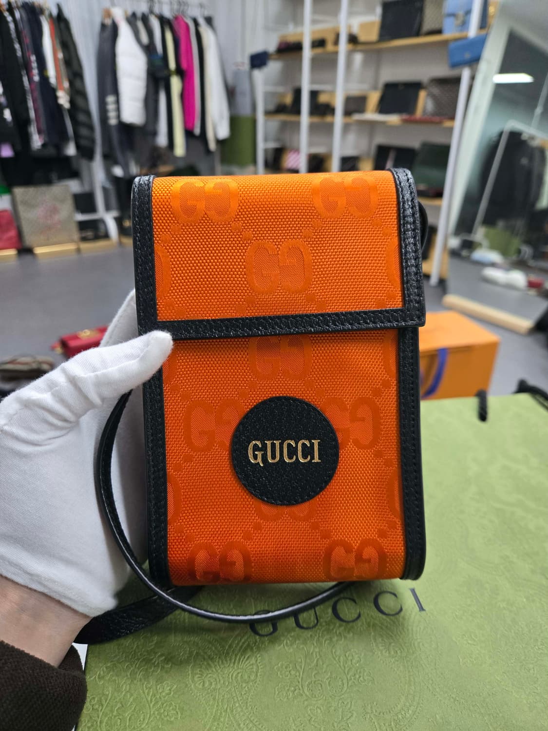 [40%할인] 구찌 오프더그리드 폰홀더백 상품이미지1